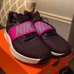 Womens Nike Renew In-Season shoes